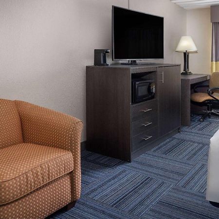 Hotel Baymont By Wyndham Appleton Esterno foto