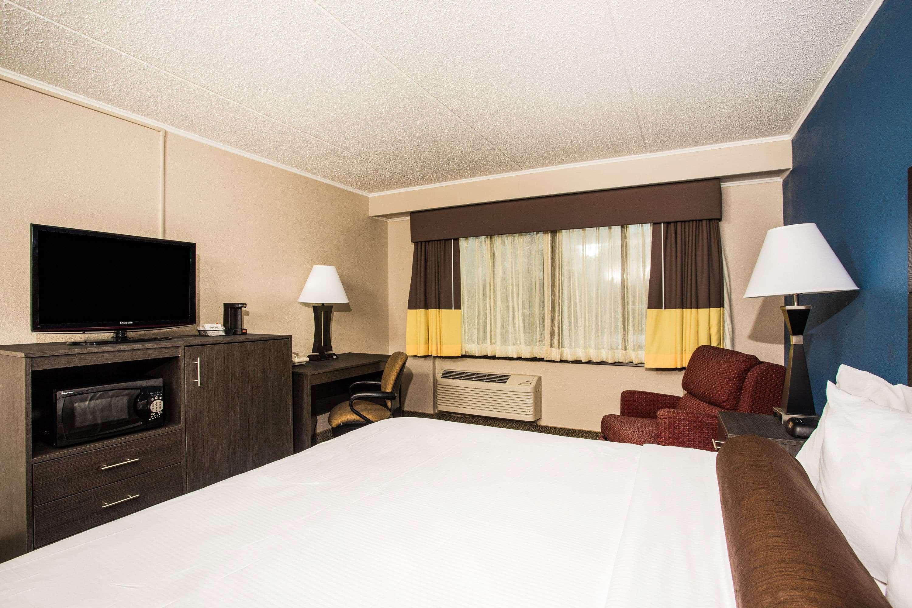 Hotel Baymont By Wyndham Appleton Esterno foto