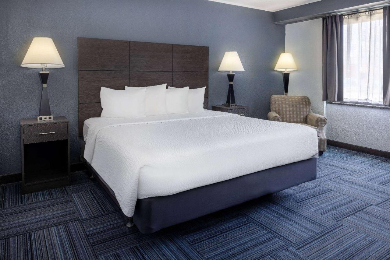 Hotel Baymont By Wyndham Appleton Esterno foto