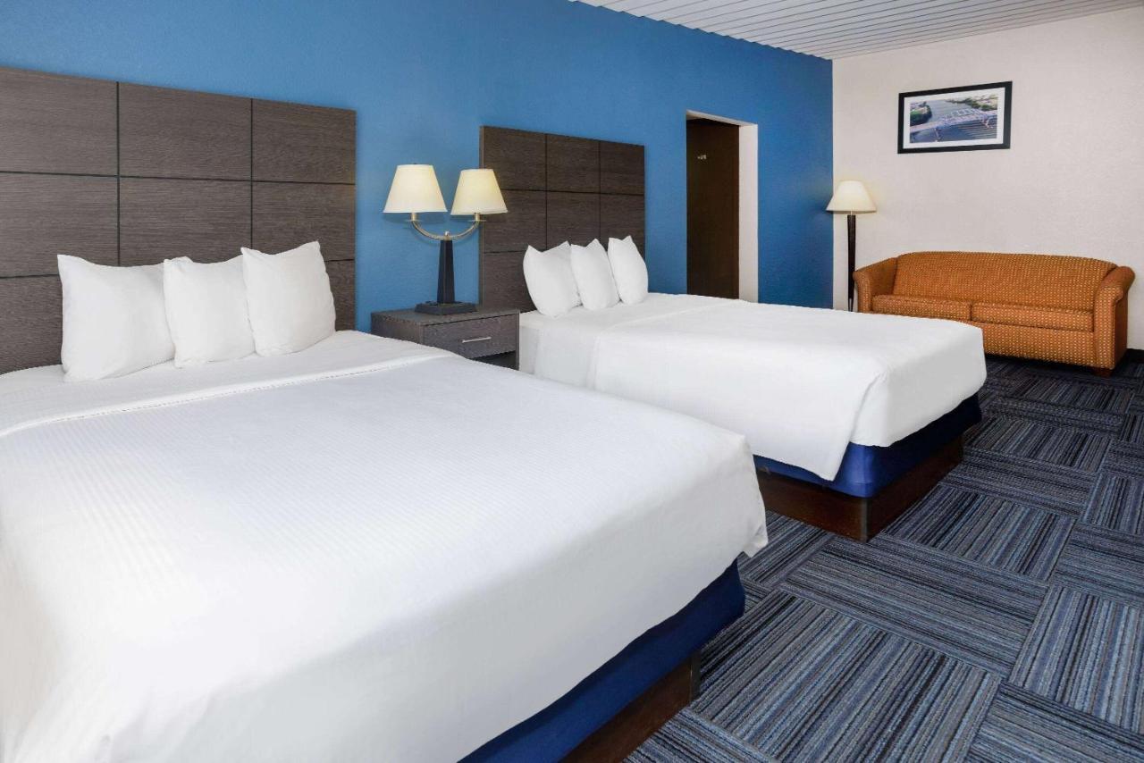 Hotel Baymont By Wyndham Appleton Esterno foto