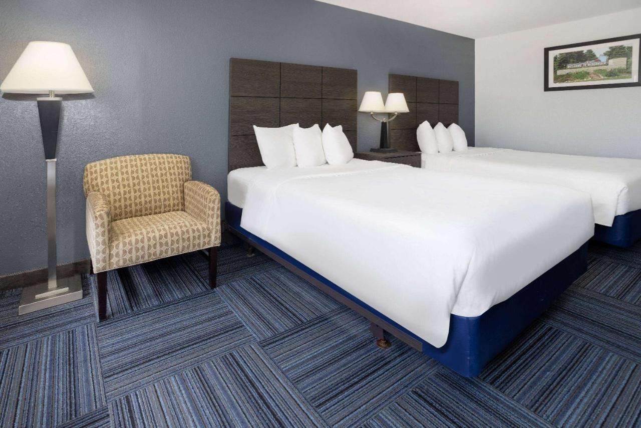 Hotel Baymont By Wyndham Appleton Esterno foto